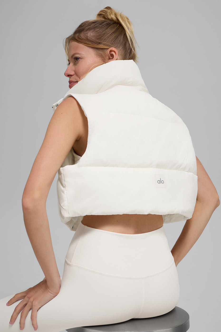 alo Cropped Gold Rush Puffer Vest - Ivory