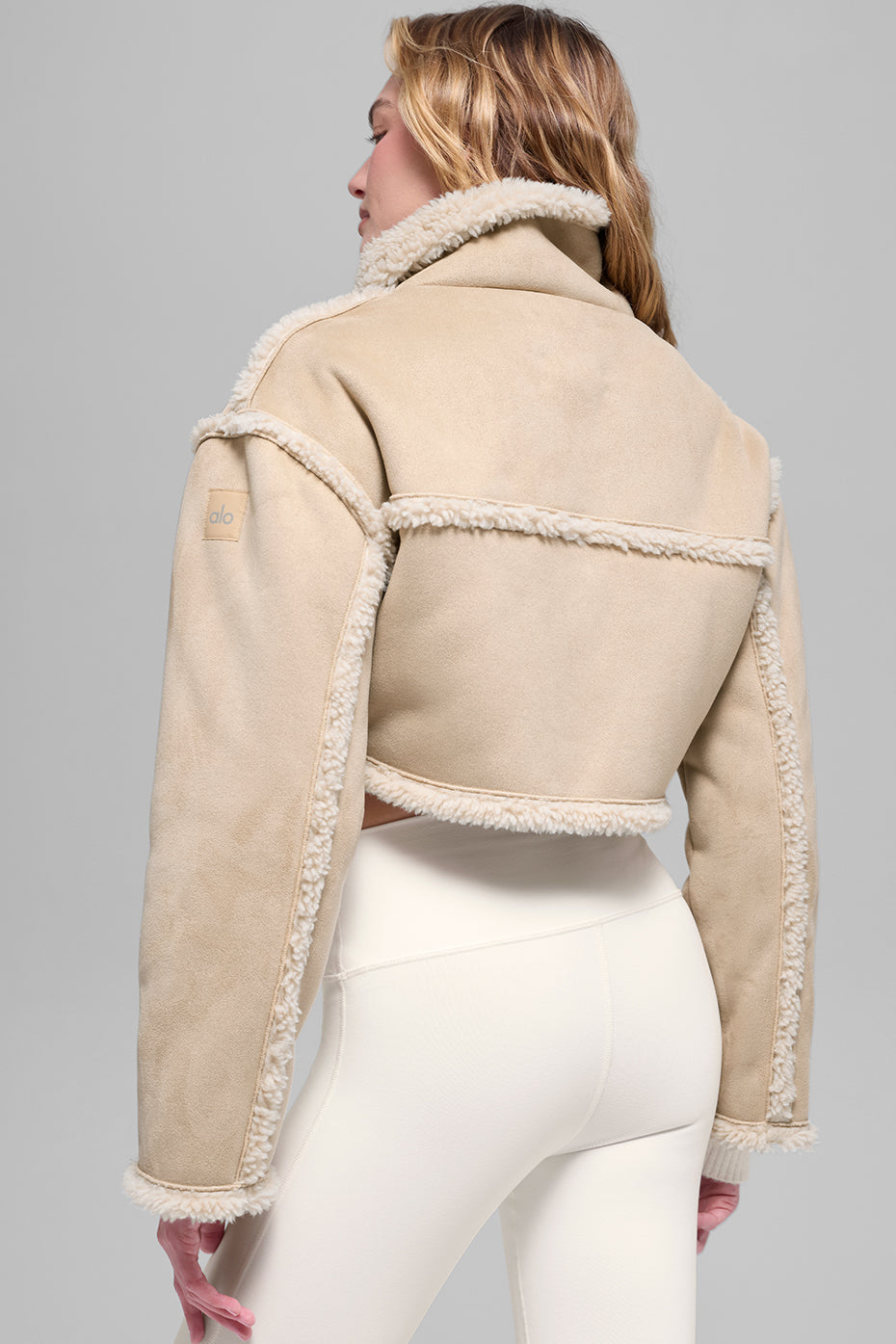 alo Faux Shearling Snowfall Cropped Jacket - Woodland Tan