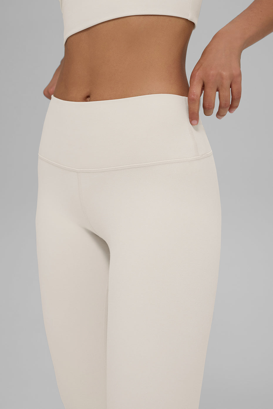 alo Alosoft High-Waist 7/8 Highlight Legging - Bone