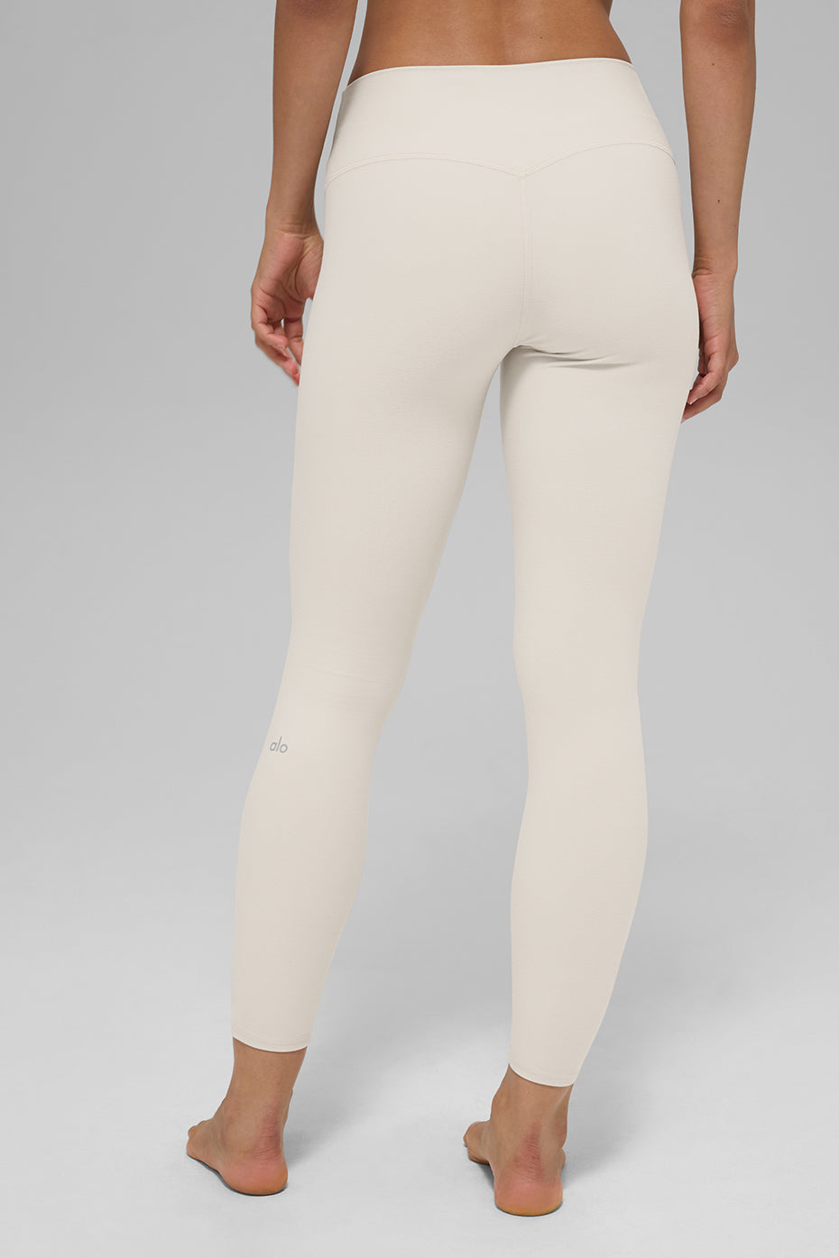 alo Alosoft High-Waist 7/8 Highlight Legging - Bone