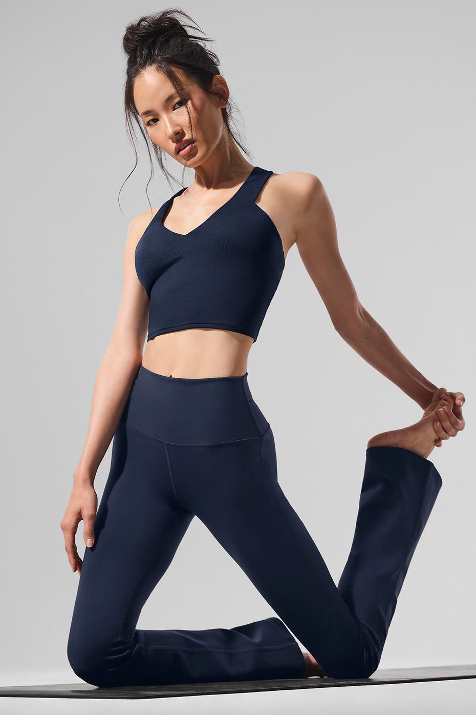 alo Airbrush High-Waist Bootcut Legging - Navy