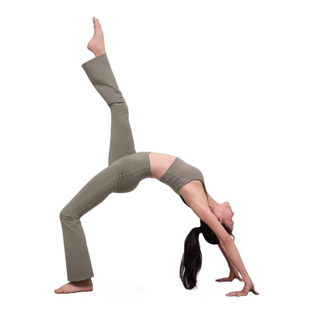 alo Airbrush High-Waist 7/8 Bootcut Legging - Light Cocoa
