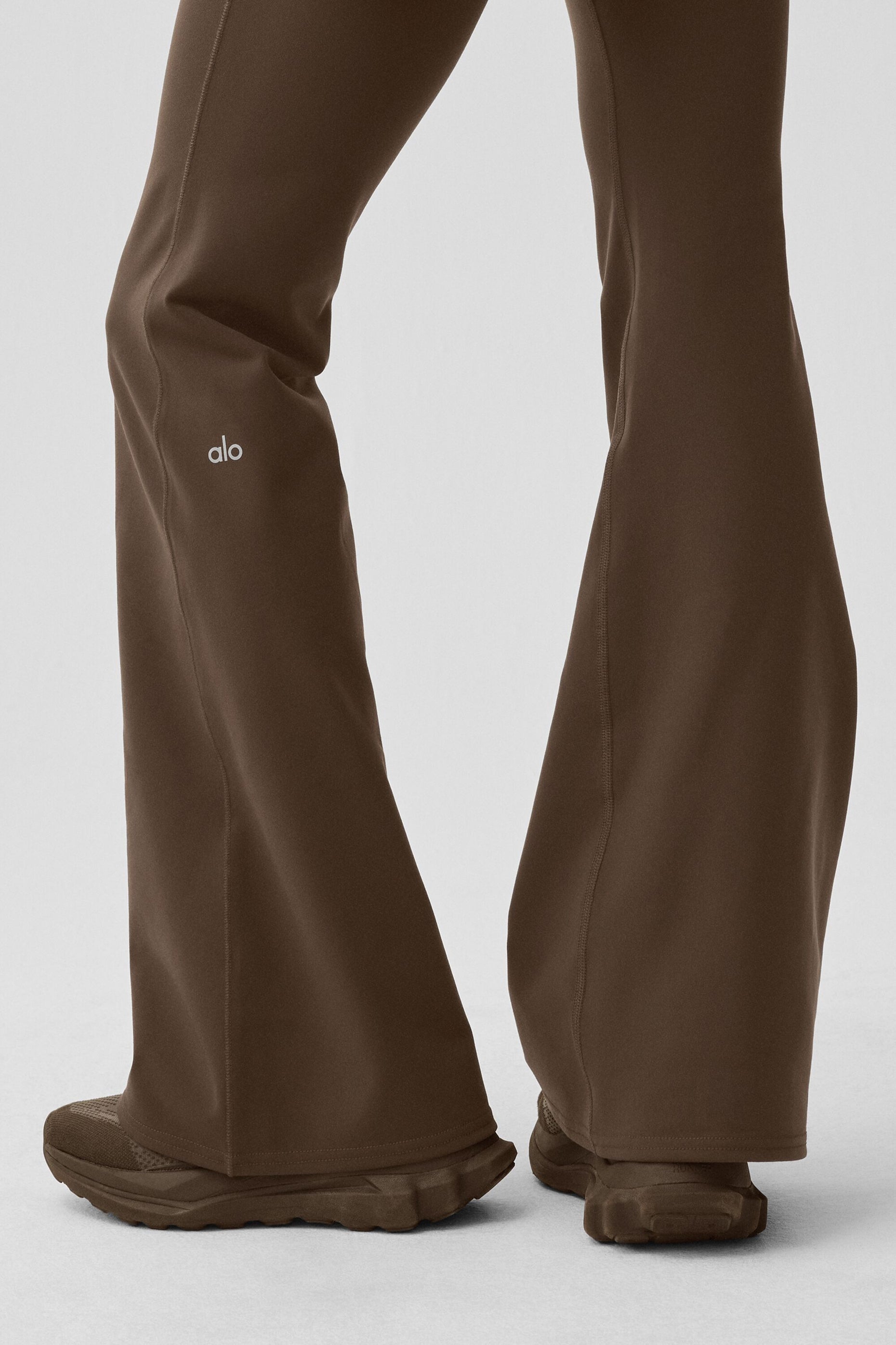 alo Airbrush Low-Rise Bootcut Legging - Espresso