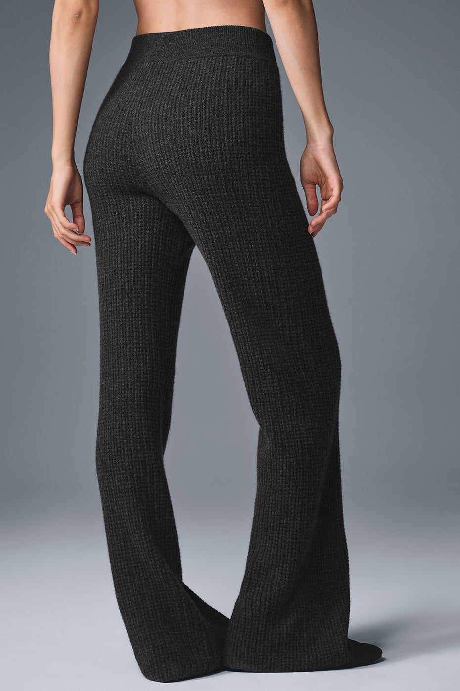 alo Cashmere High-Waist Plush Waffle Pant - Dark Heather Grey