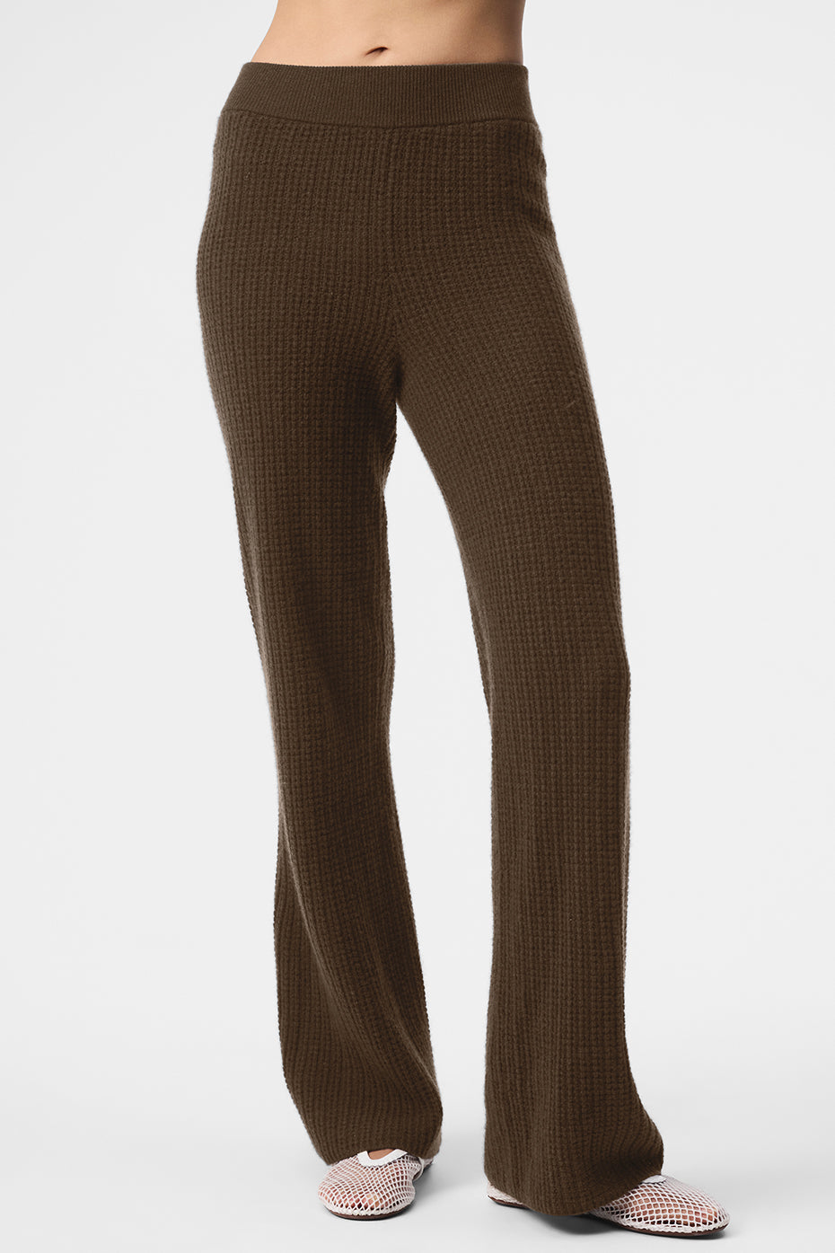 alo Cashmere High-Waist Plush Waffle Pant - Espresso