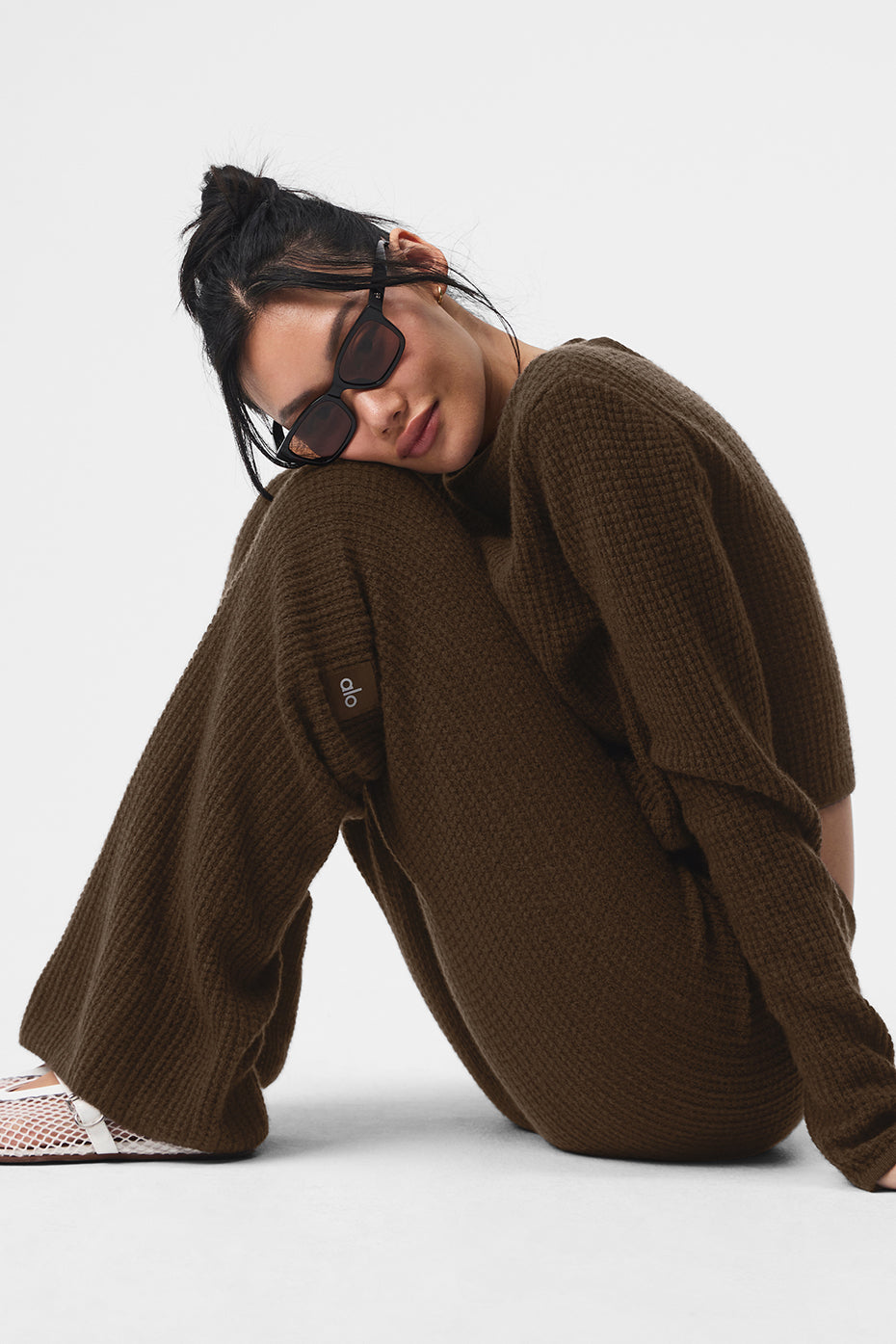 alo Cashmere High-Waist Plush Waffle Pant - Espresso