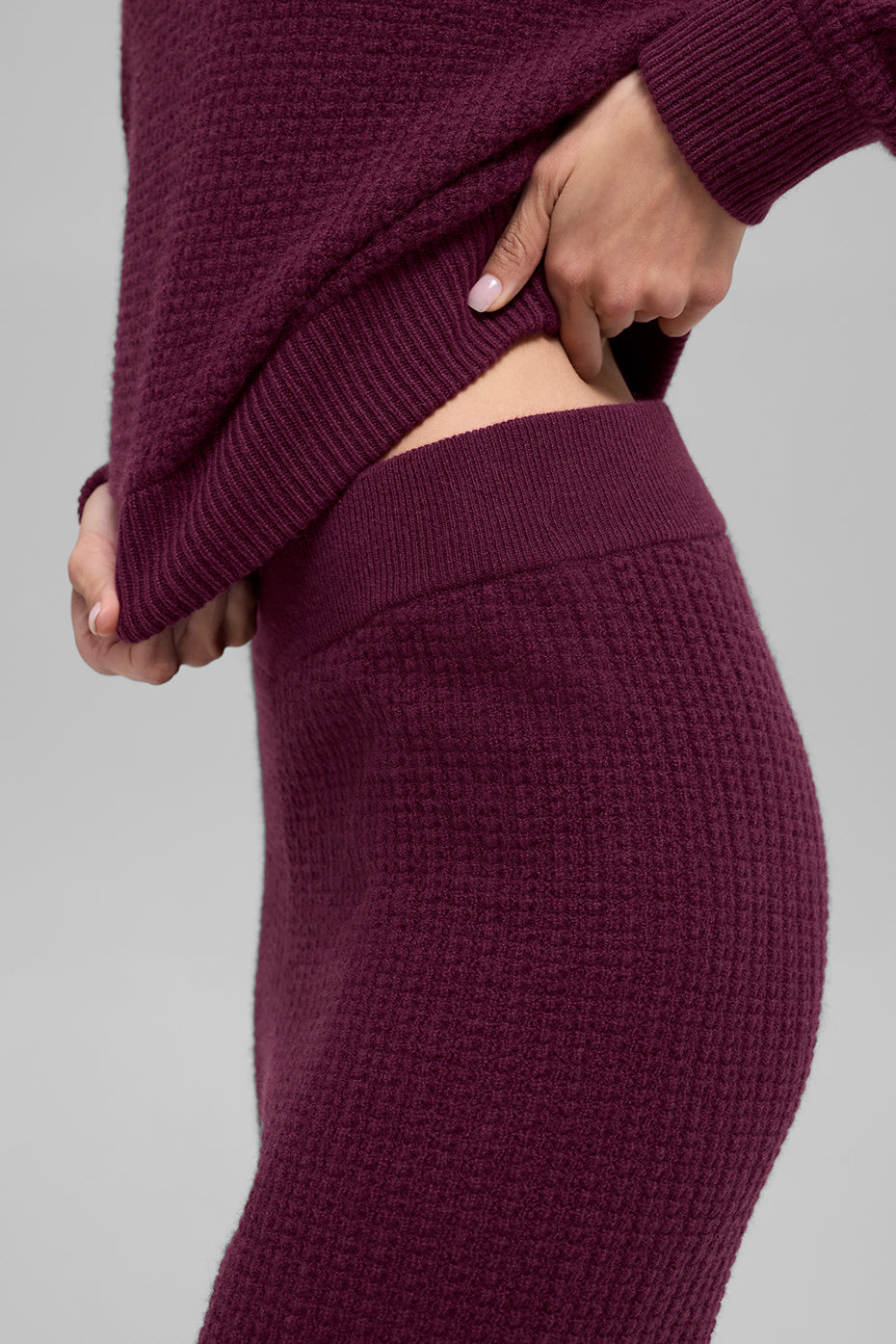 alo Cashmere High-Waist Plush Waffle Pant - Burgundy