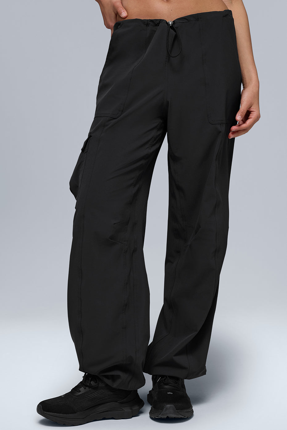 alo Low Rise Megastar Cargo Pant - Black