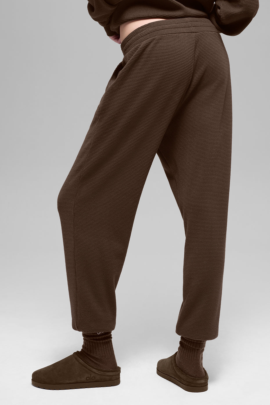 alo Waffle Weekend Escape Jogger - Espresso