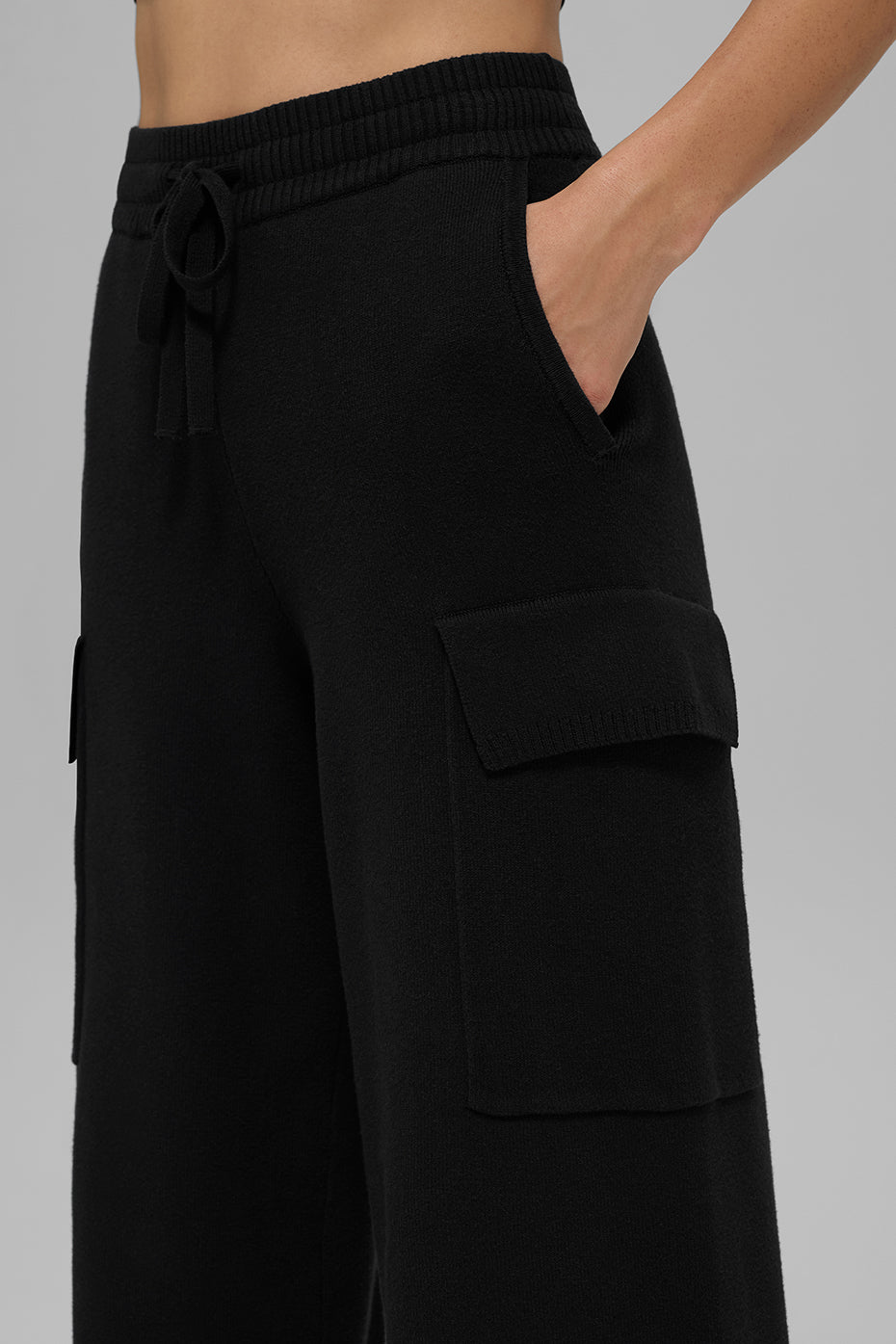 alo Scholar Knit High-Waist Cargo Pant - Black