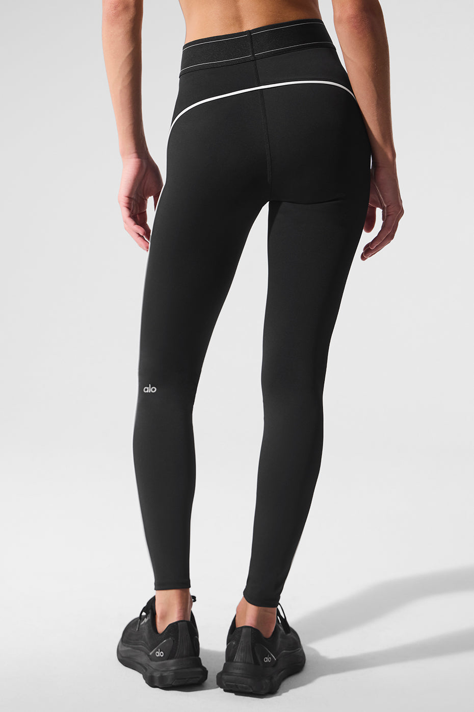 alo Airlift High-Waist Suit Up Legging - Black/White
