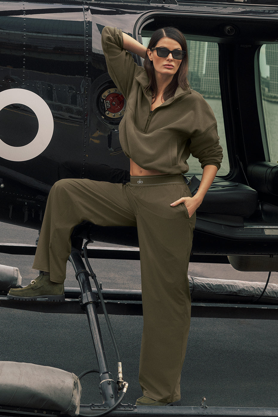 alo Suit Up Trouser (Regular) - Olive Tree