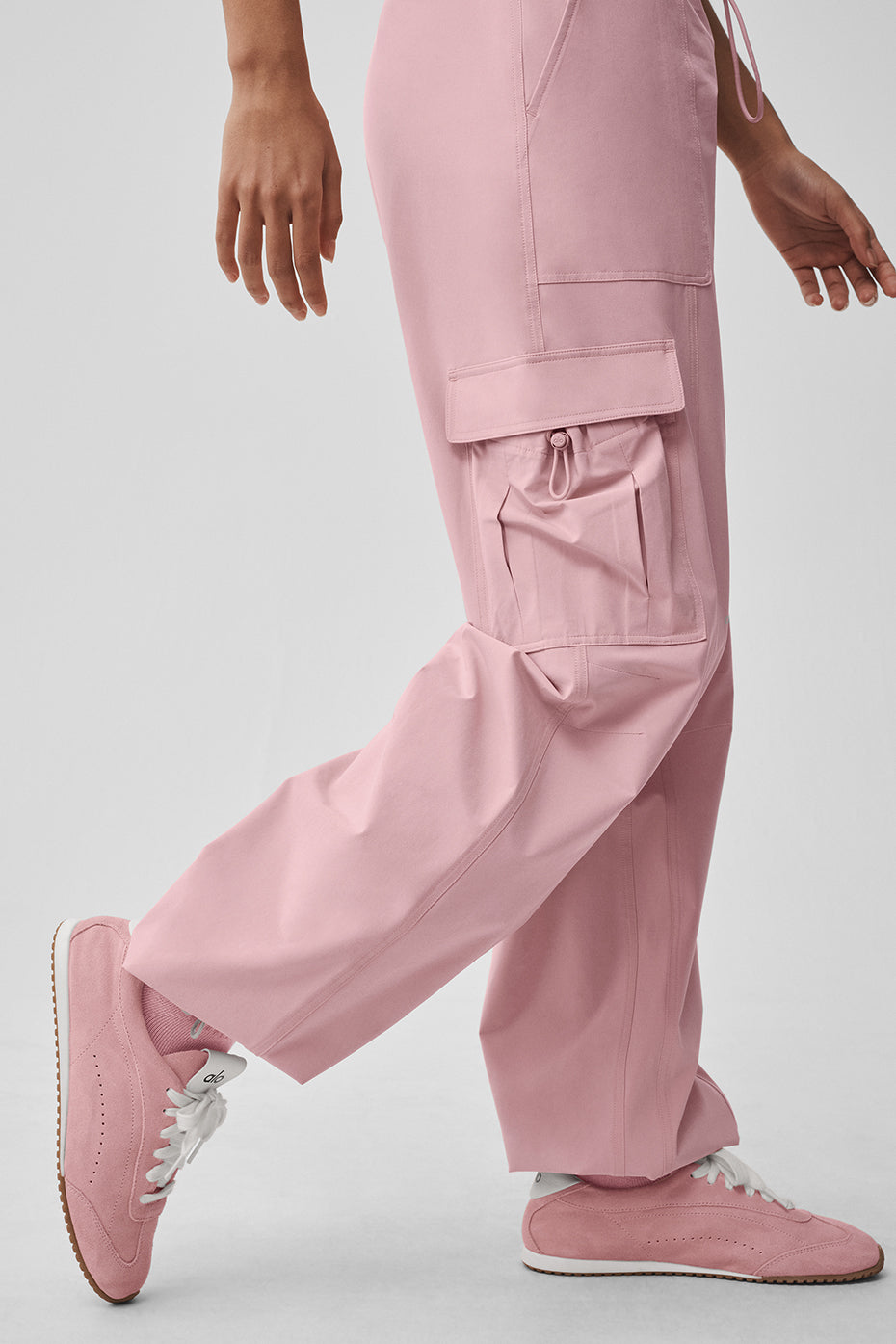 alo Low Rise Megastar Cargo Pant - Vintage Pink