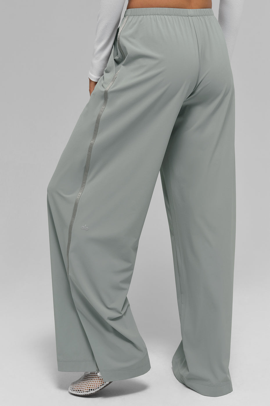 alo Breezy Wide Leg Pant (Long) - Lunar Grey