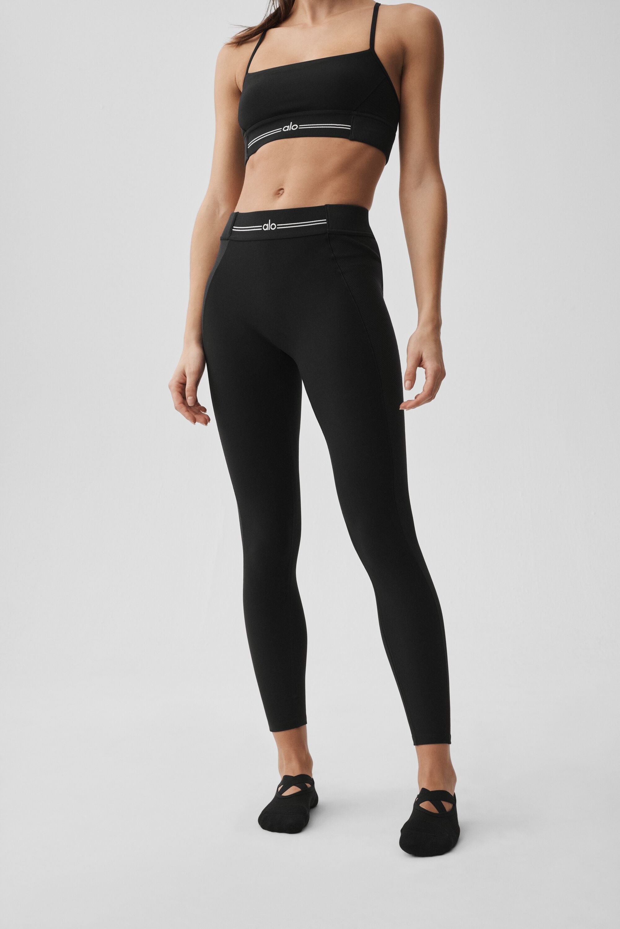alo Alosoft High-Waist 7/8 Relay Legging - Black/White