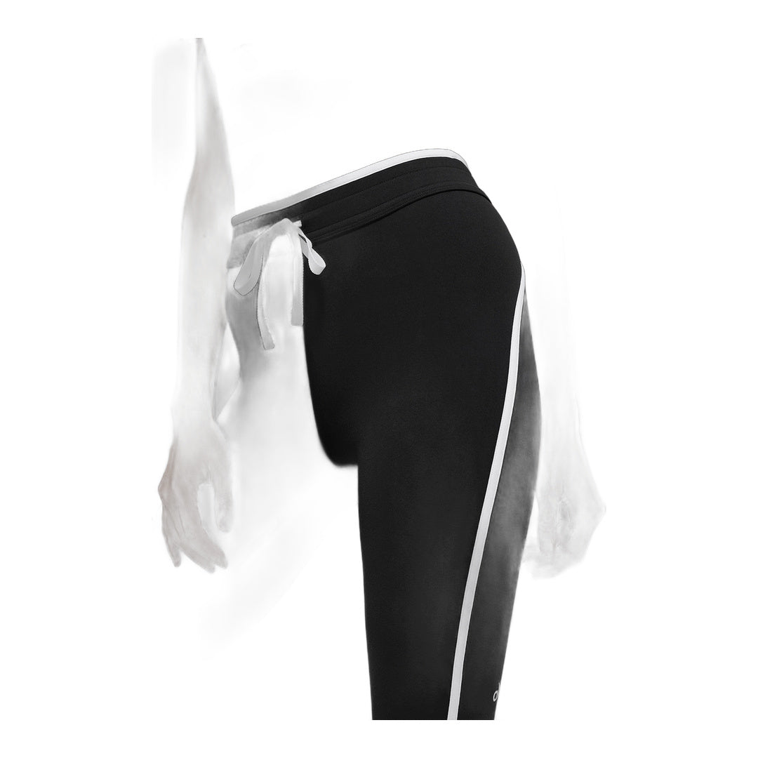 alo Airbrush High-Waist Race Pace Capri - Black/White