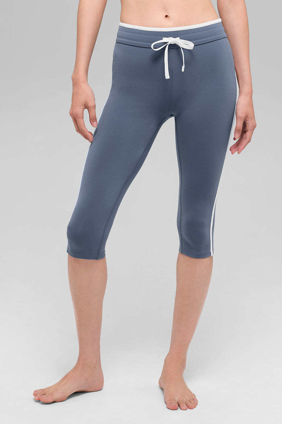 alo Airbrush High-Waist Race Pace Capri - Bluestone/White