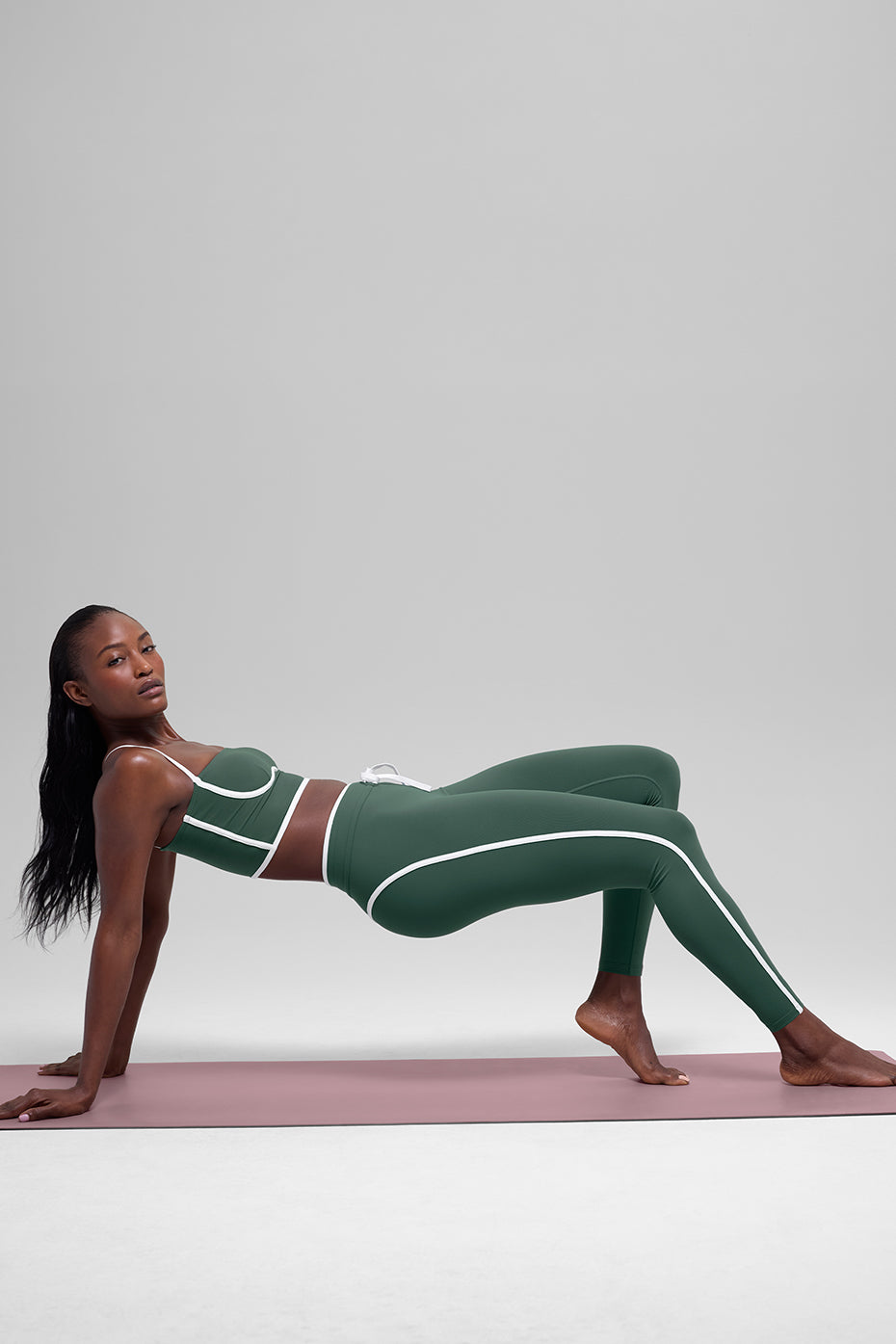 alo Airbrush High-Waist Race Pace 7/8 Legging - Clover Green/White