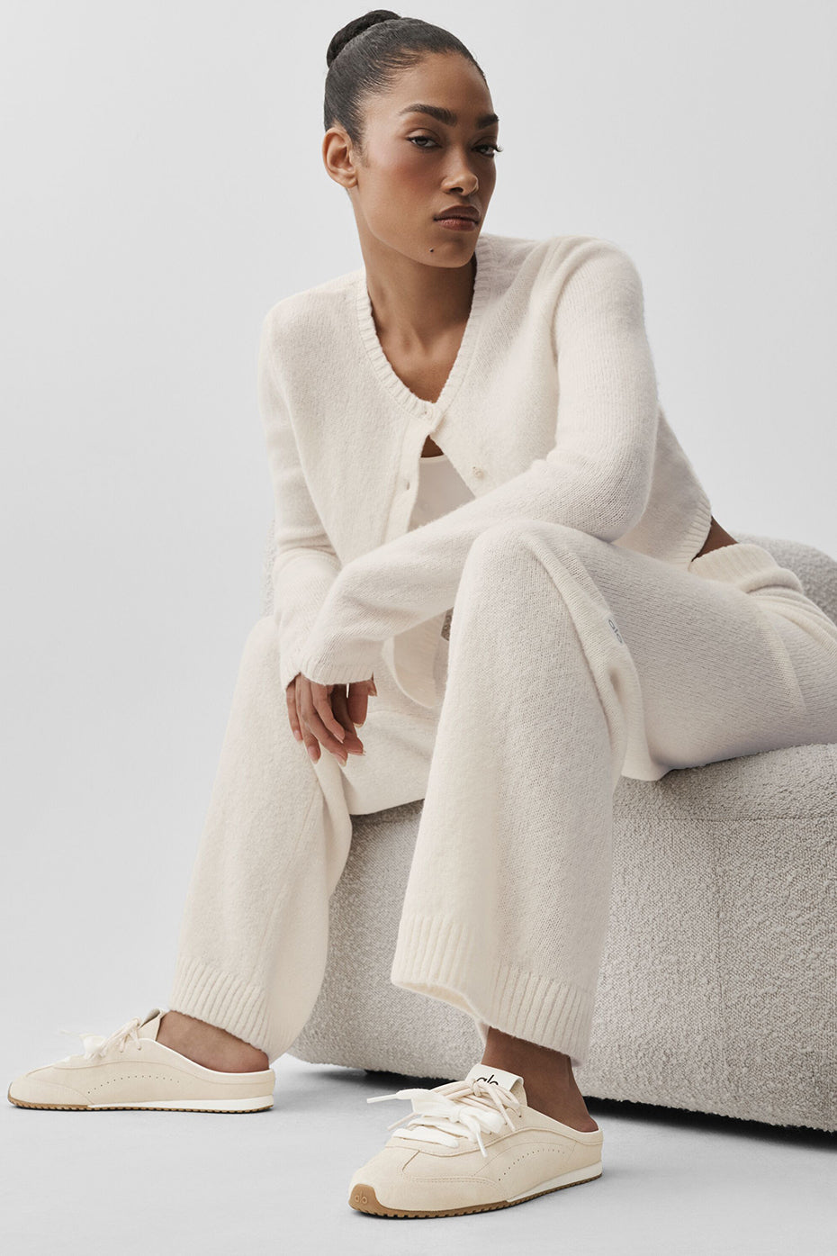 alo Wool Cashmere High-Waist New Class Wide Leg Pant - Ivory