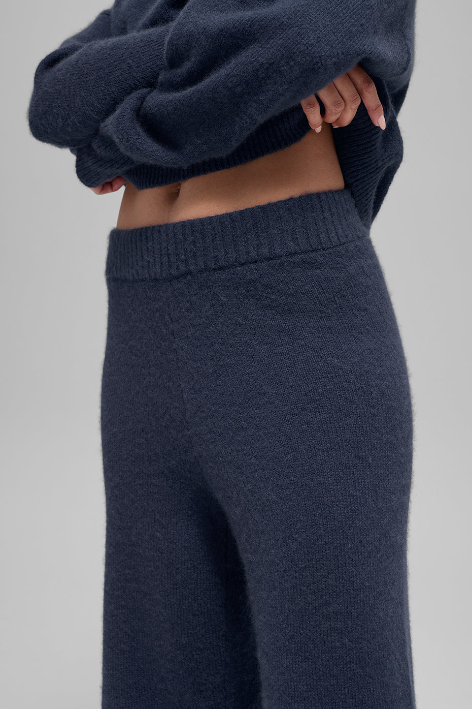 alo Wool Cashmere High-Waist New Class Wide Leg Pant - Navy