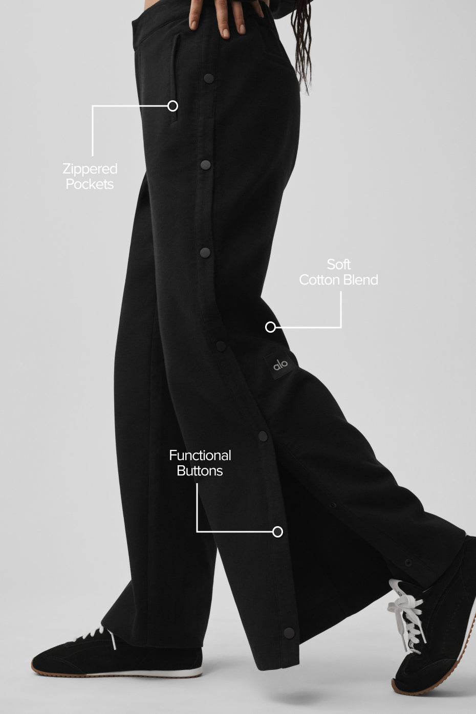 alo Mid-Rise Cosmopolitan Snap Pant - Black