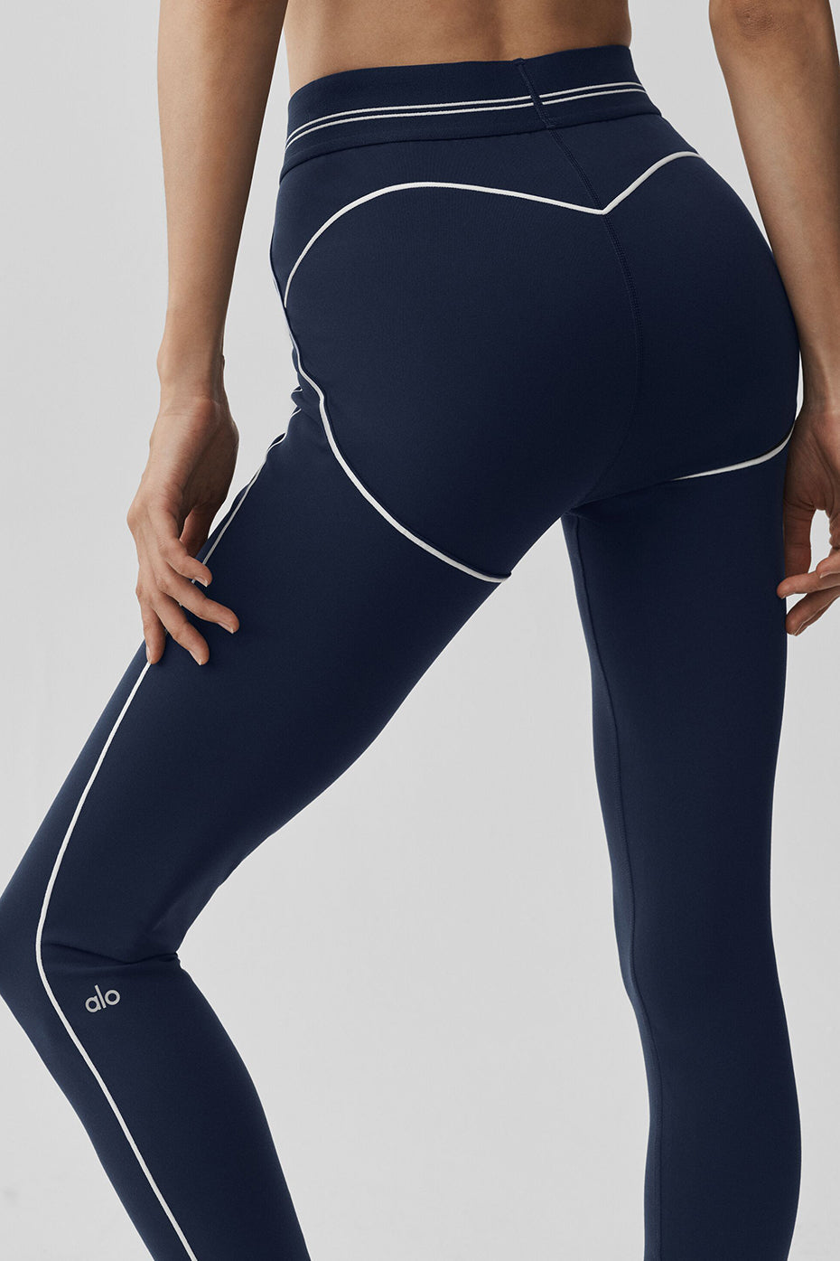 alo Airbrush High-Waist 7/8 Heart Throb Legging - Navy/White