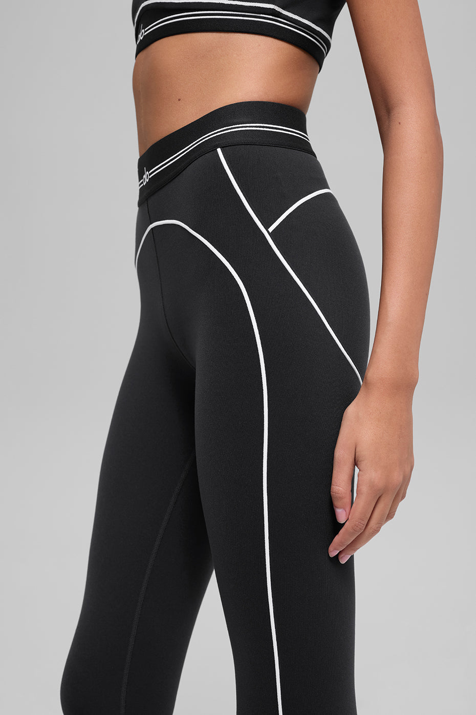 alo Airbrush High-Waist 7/8 Heart Throb Legging - Black/White