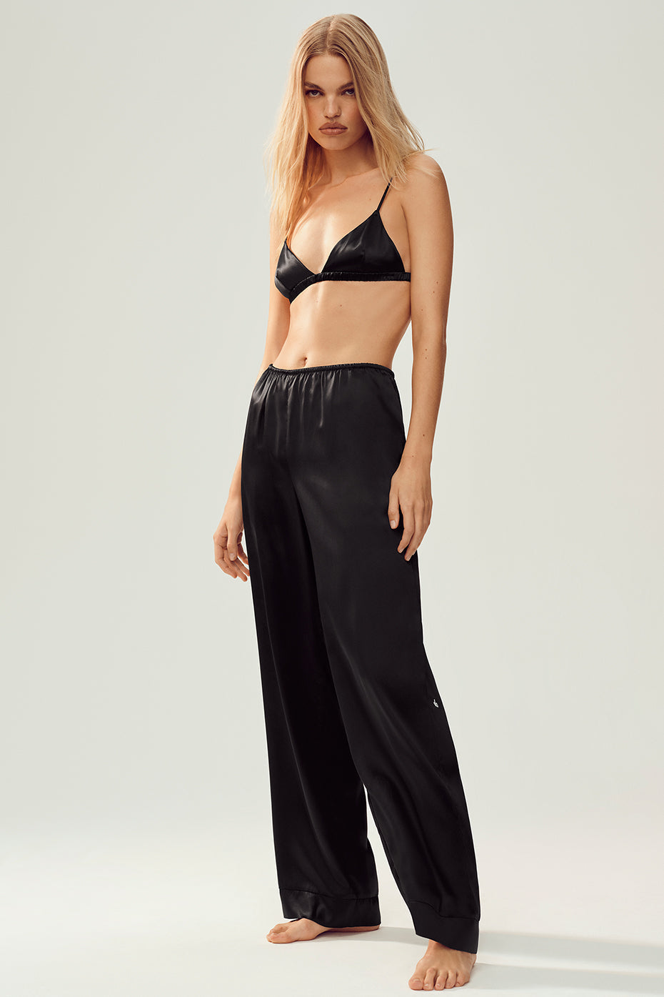 alo Silk Luminous Pant (Regular) - Black