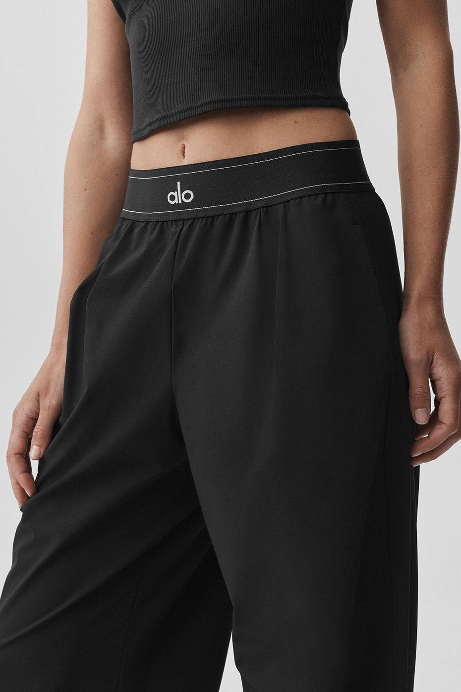 alo Suit Up Trouser (Short) - Black