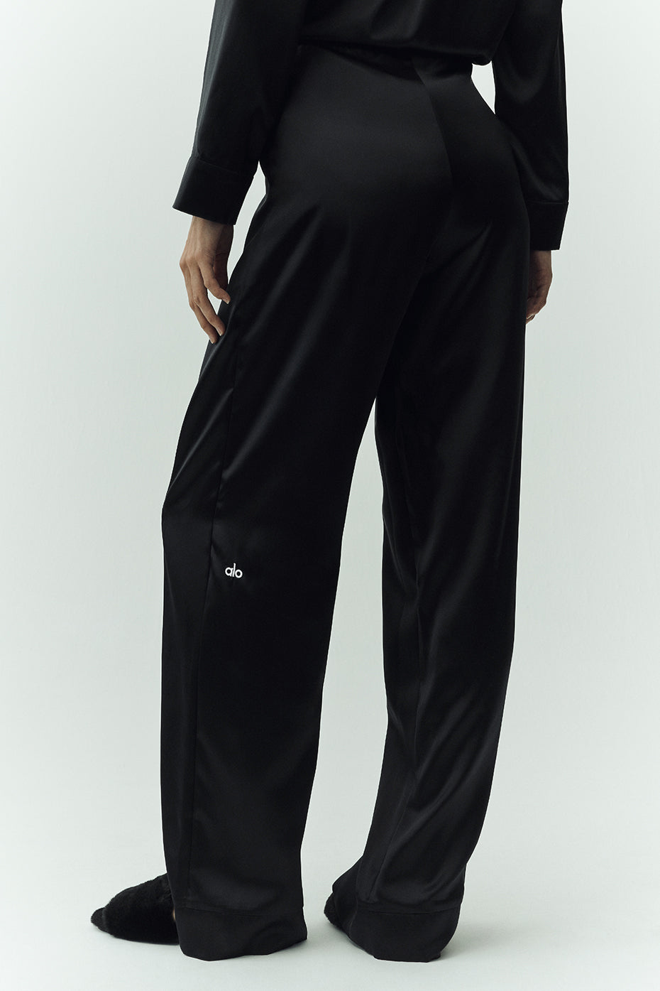 alo Silk Luminous Pant (Long) - Black