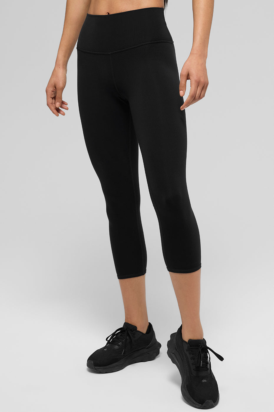 alo High-Waist Airbrush Capri - Black