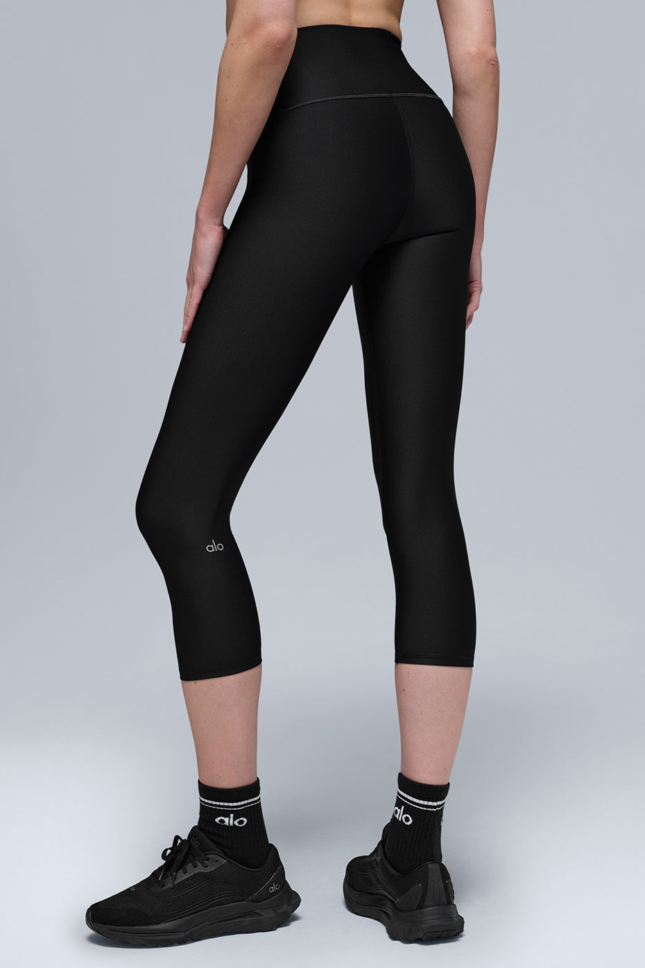 alo High-Waist Airlift Capri - Black