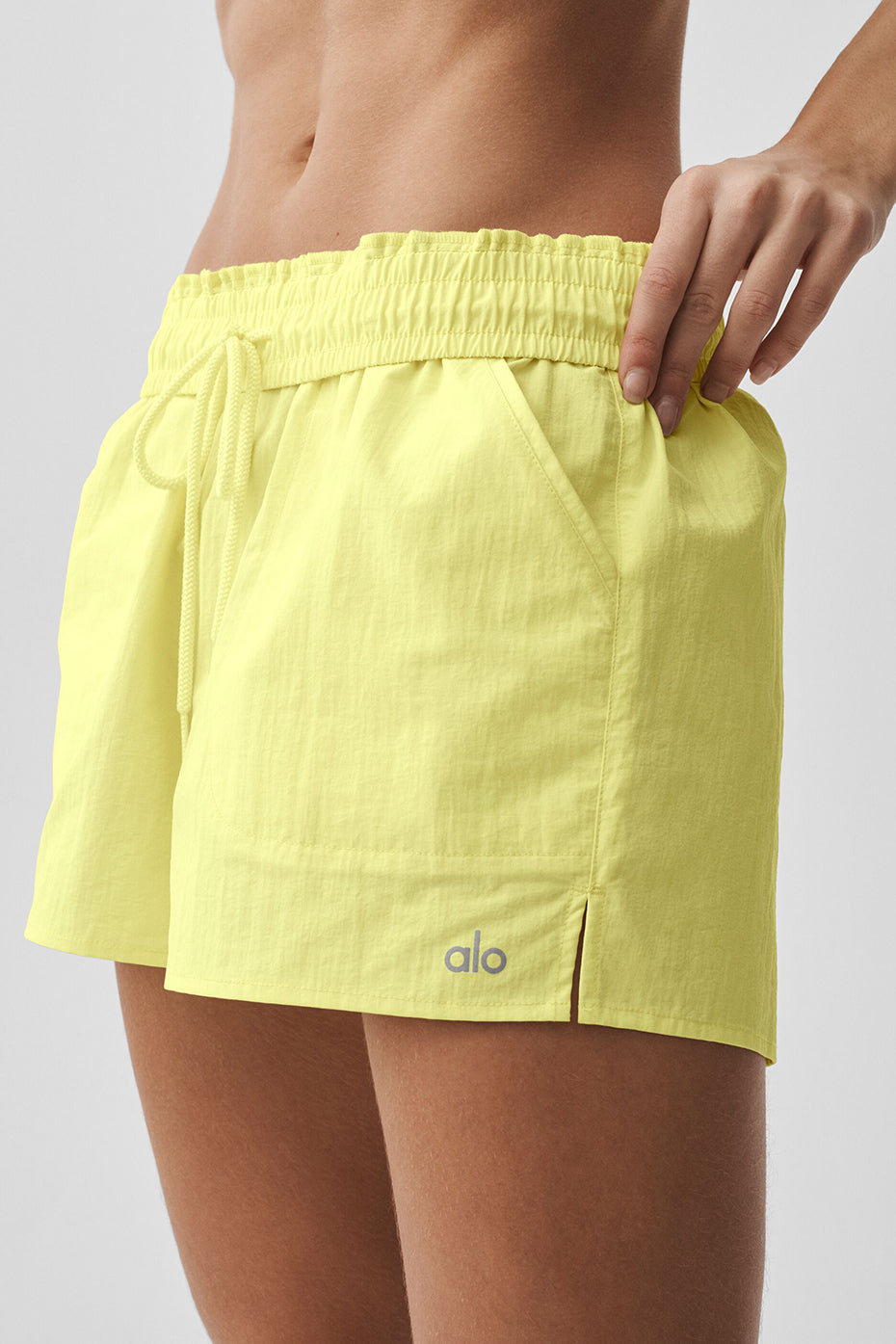alo Alumni Short - Sunshine