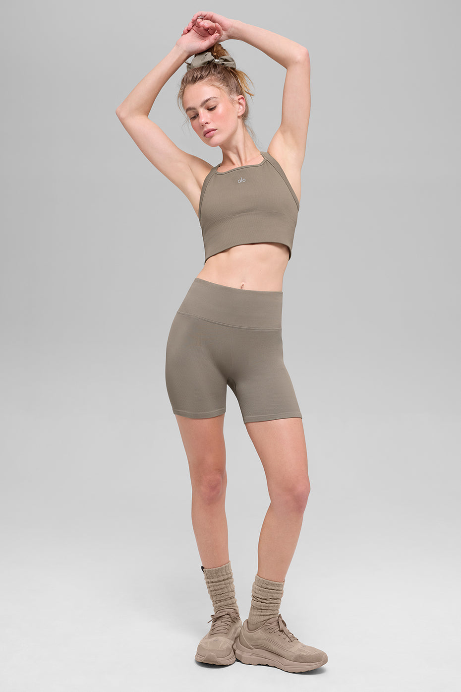 alo 5" Seamless Ribbed Favorite Short - Light Cocoa