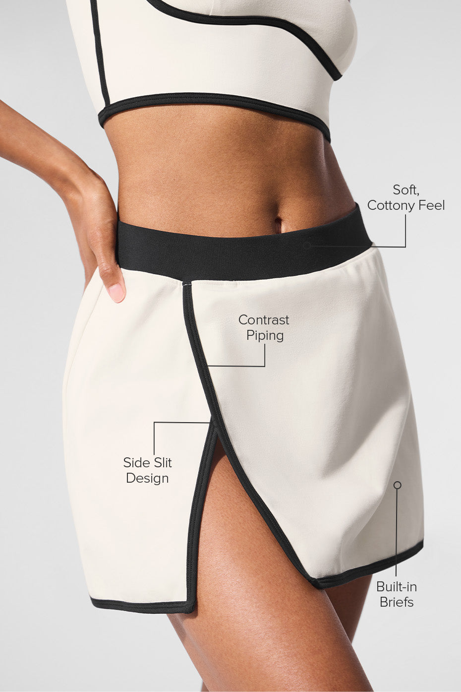 alo Airbrush Streamlined Skirt - Ivory/Black