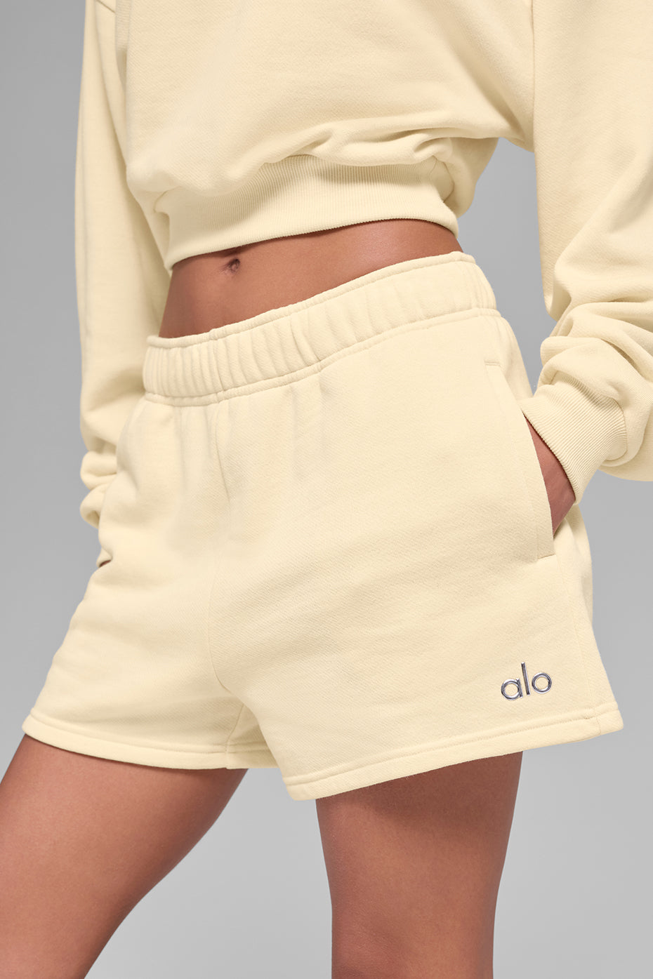 alo Accolade Short - Candlelight Yellow