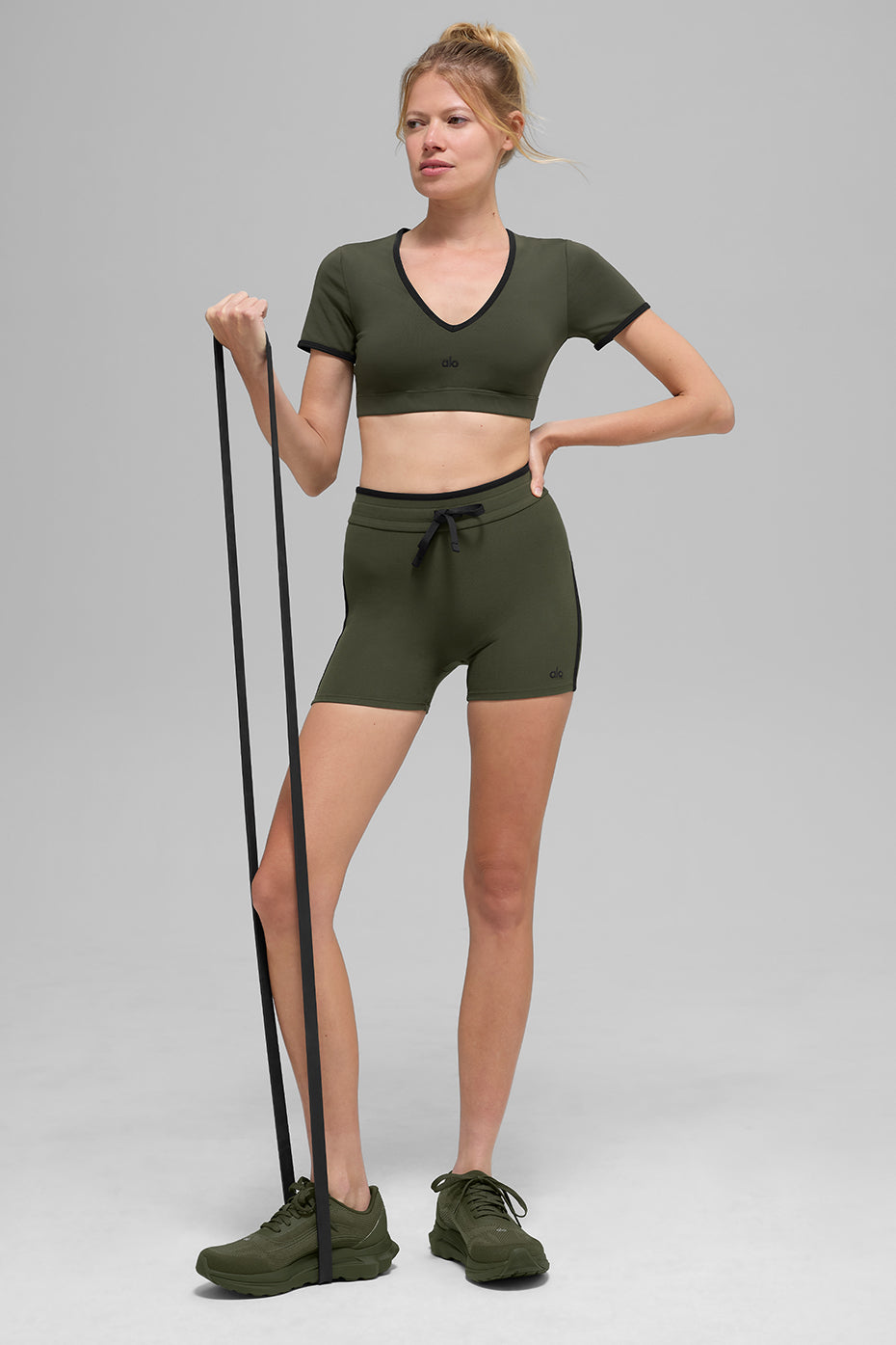alo 4" Airbrush High-Waist Race Pace Short - Green Olive/Black