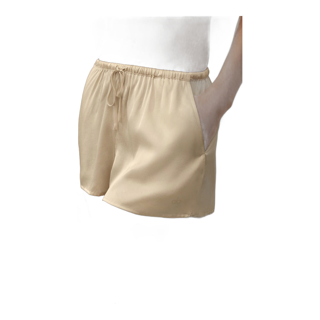 alo Silk Blend Radiance Short - Sandy Beige