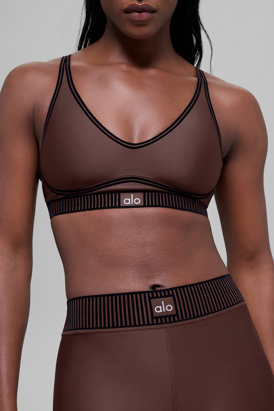 alo Airlift Line Up Bra - Brownstone