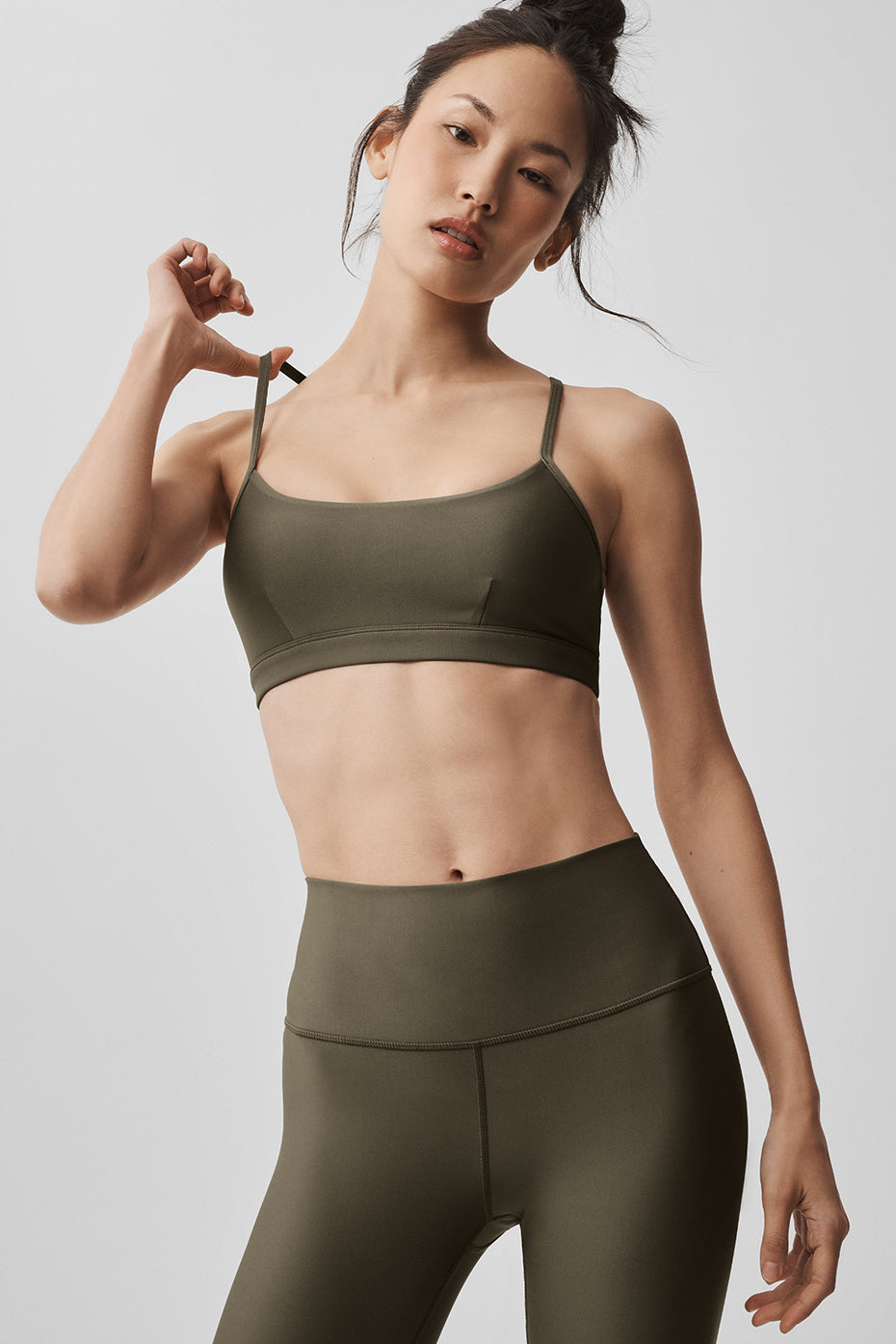 alo Airlift Intrigue Bra - Olive Tree