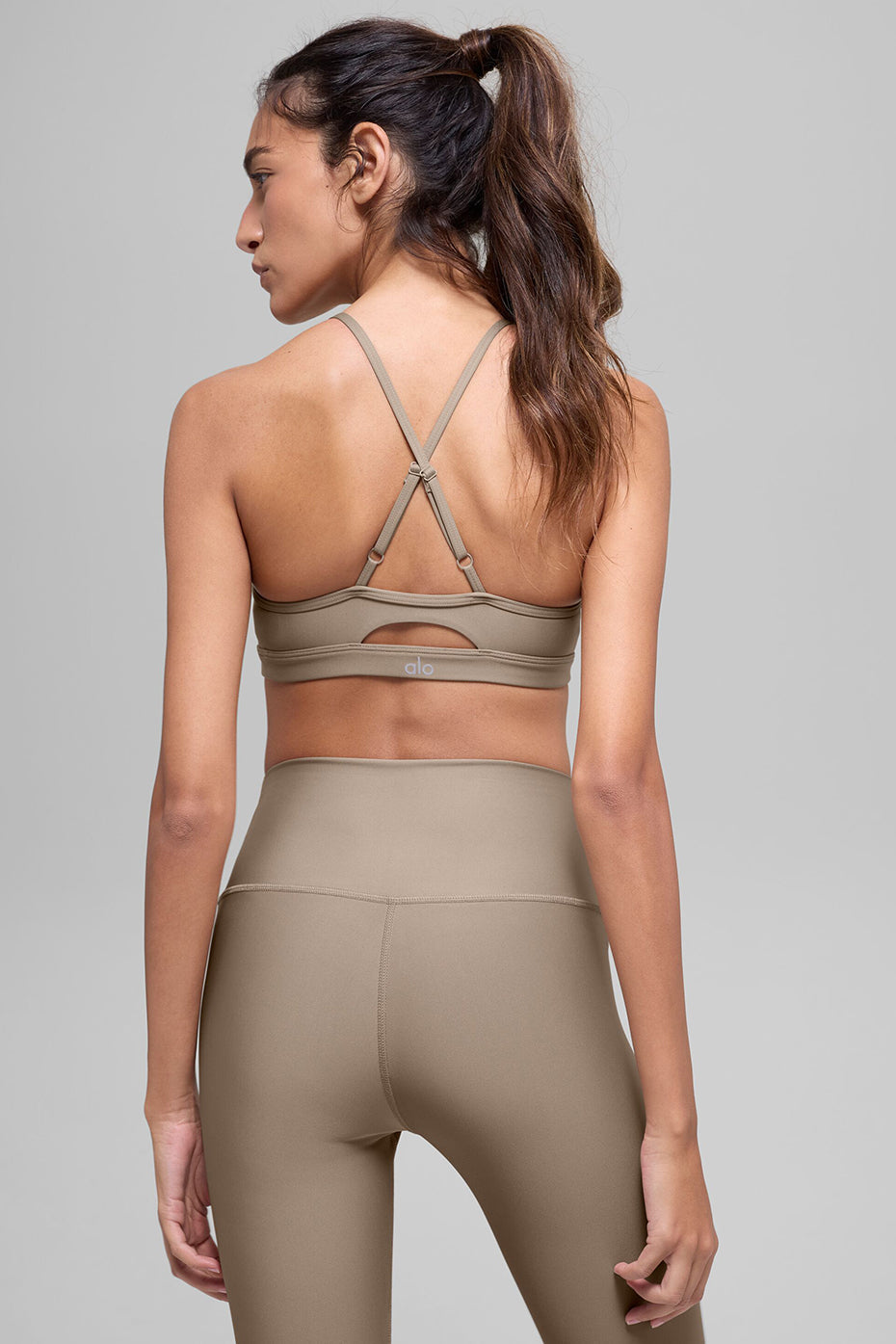 alo Airlift Intrigue Bra - Gravel