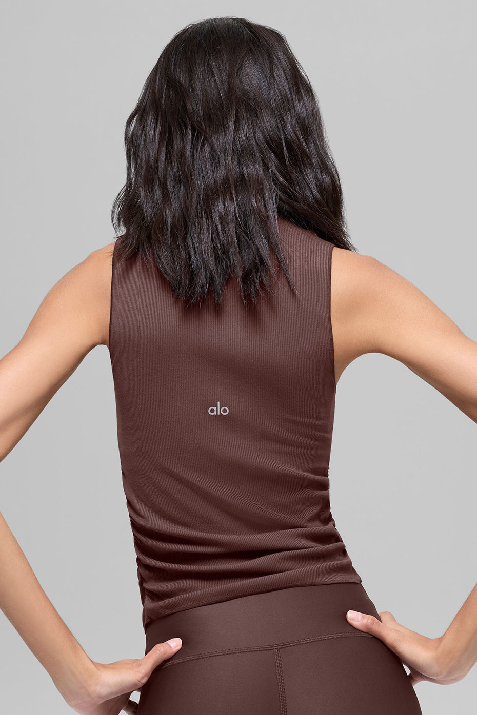 alo Ribbed En Pointe Tank - Brownstone