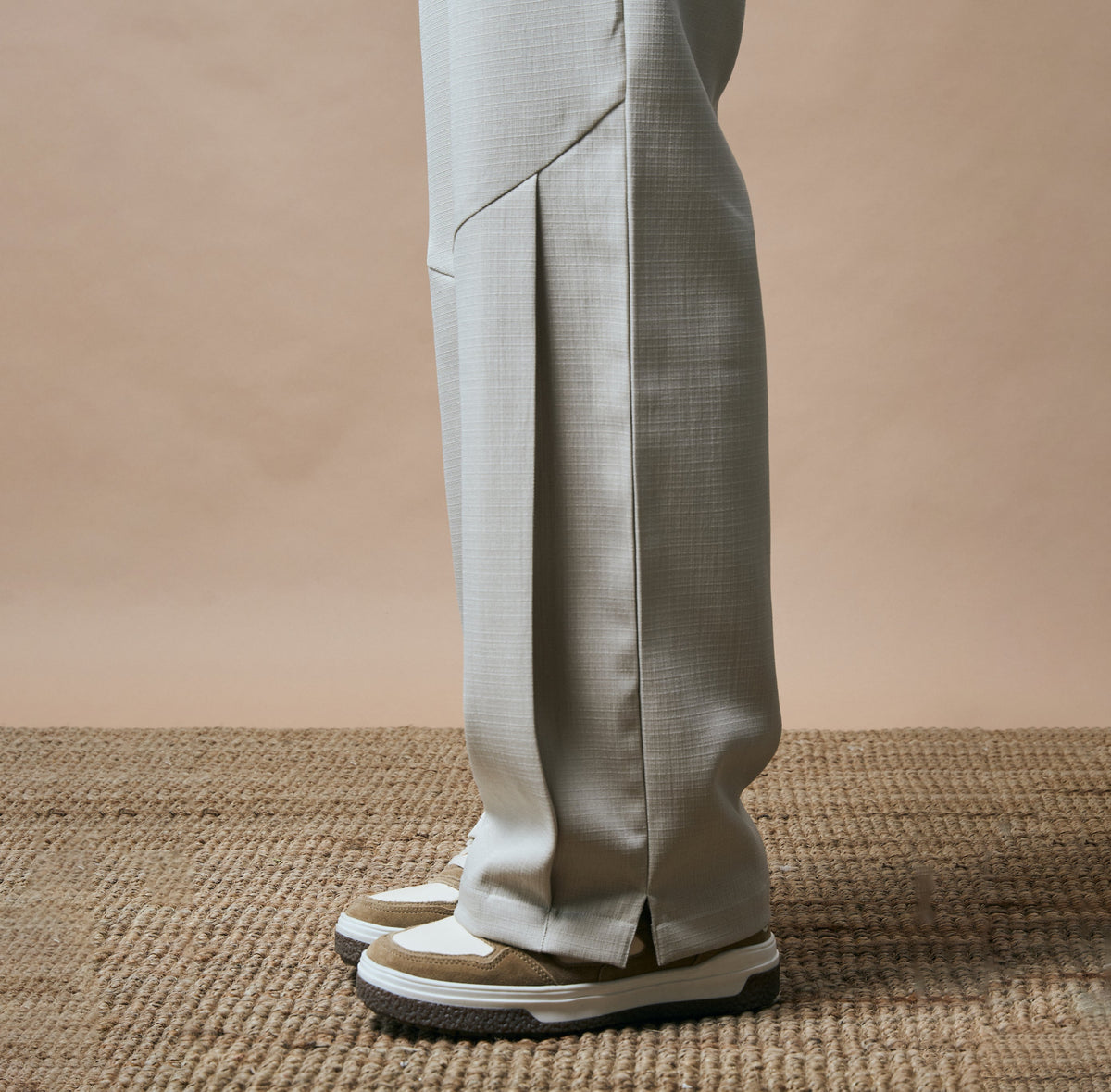 PLEATED ARCH CUT PANTS- BISCUIT