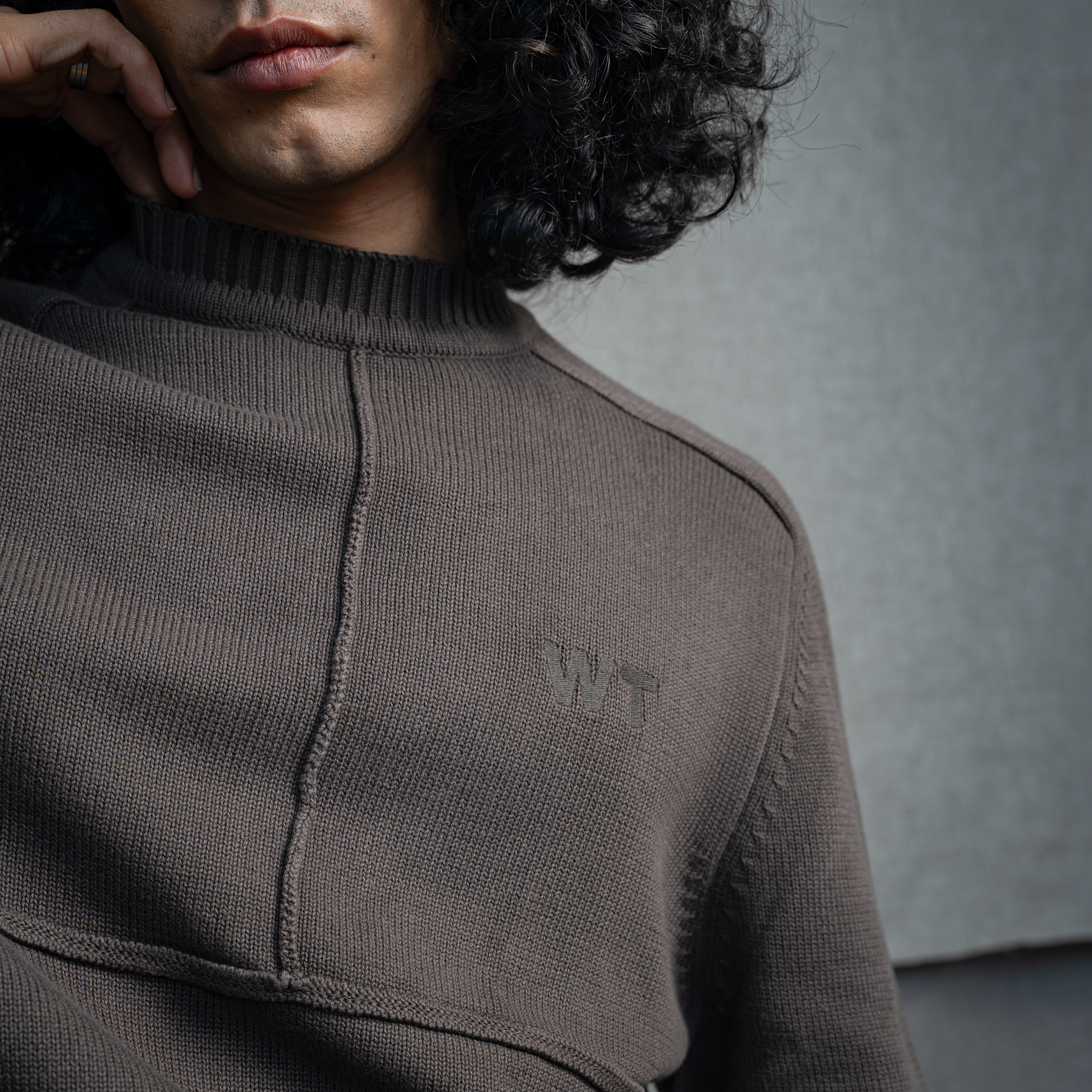 KNITTED CREW NECK JUMPER - ASH WOOD