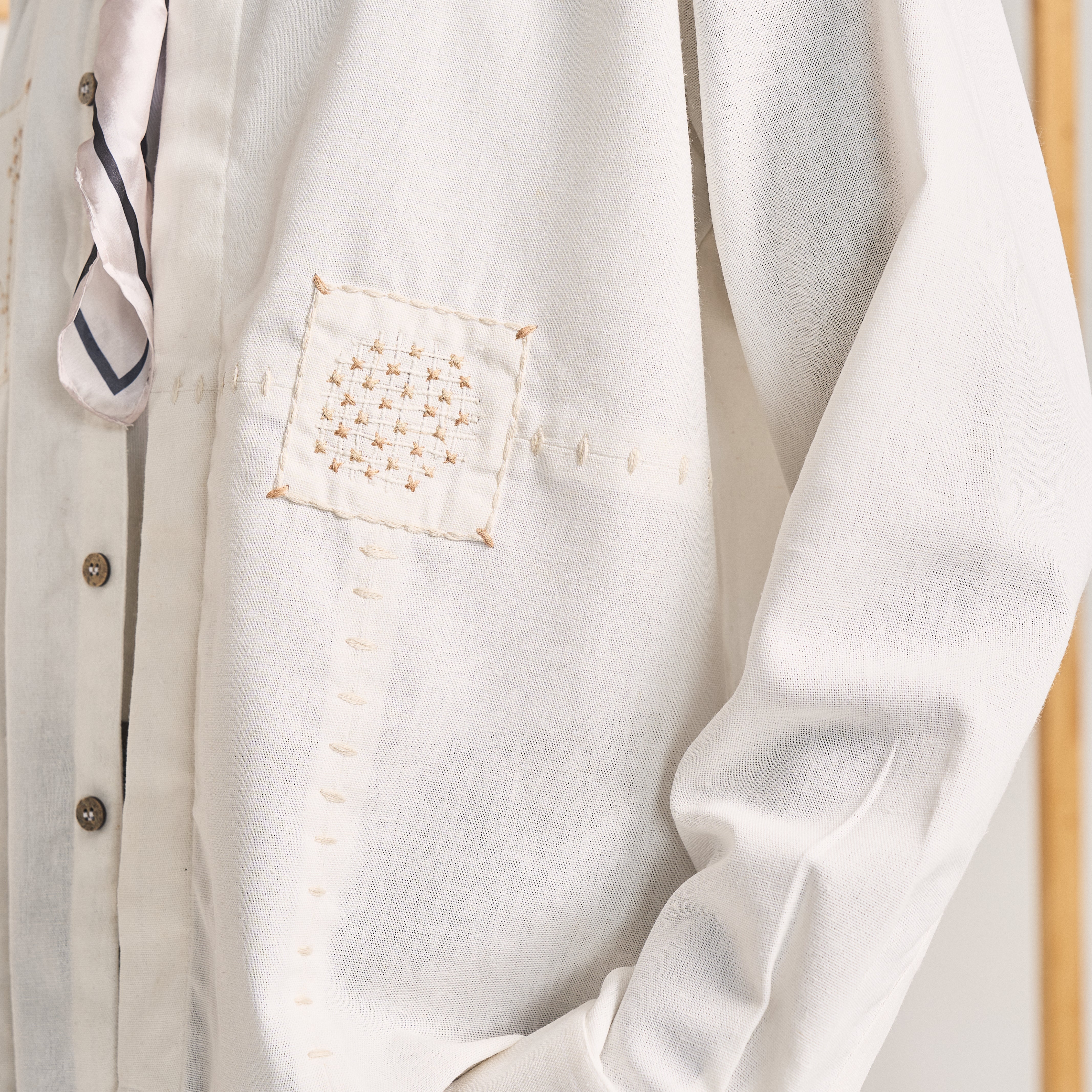 COUCHED FLORAL SHIRT- VANILLA