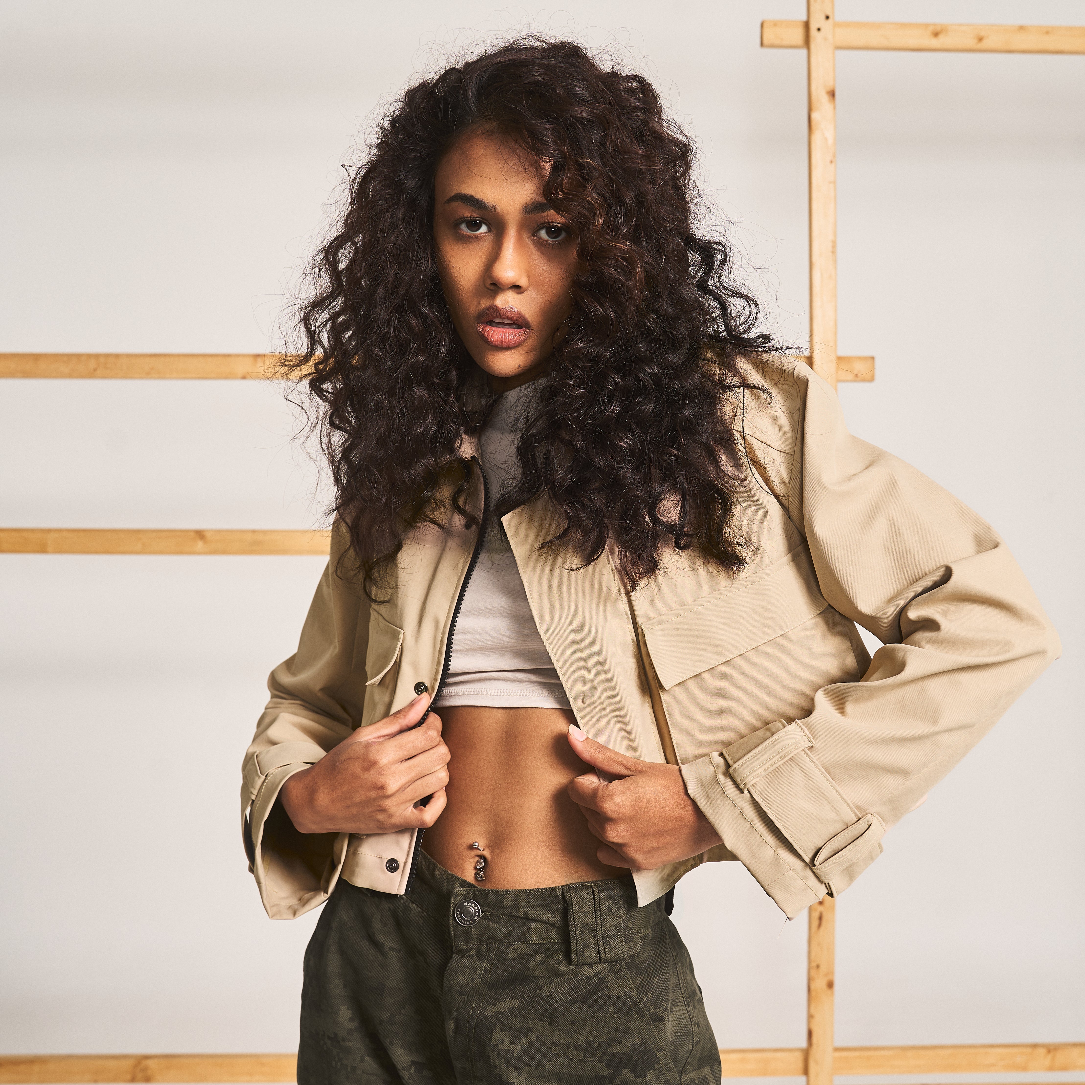 CROPPED FIELD JACKET- CAMEL