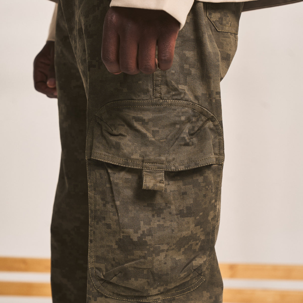 STRAIGHT LEG CARGO PANTS- CAMO GREEN