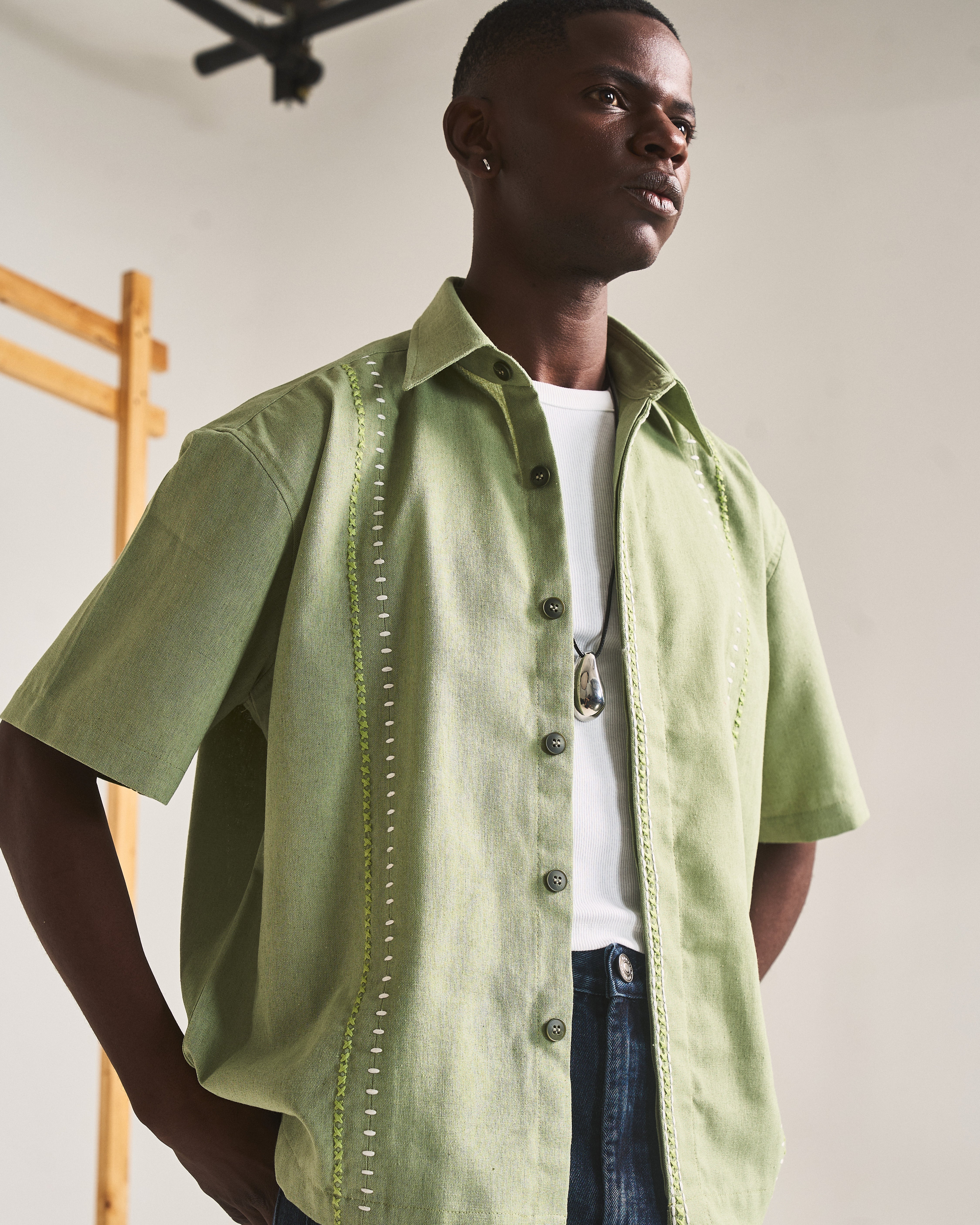 RUNNING CROSS STITCH SHIRT- PISTACHIO