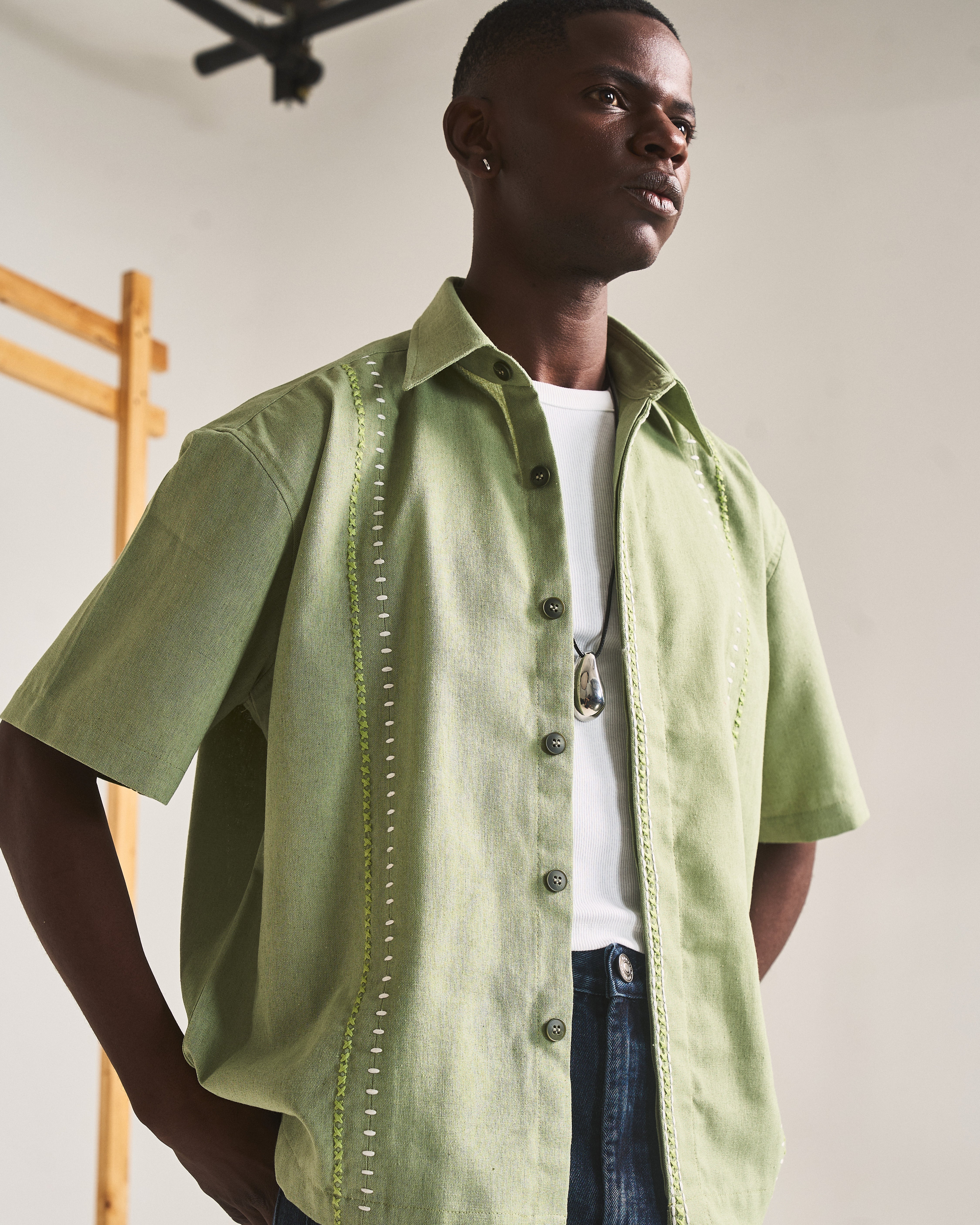 RUNNING CROSS STITCH SHIRT- PISTACHIO