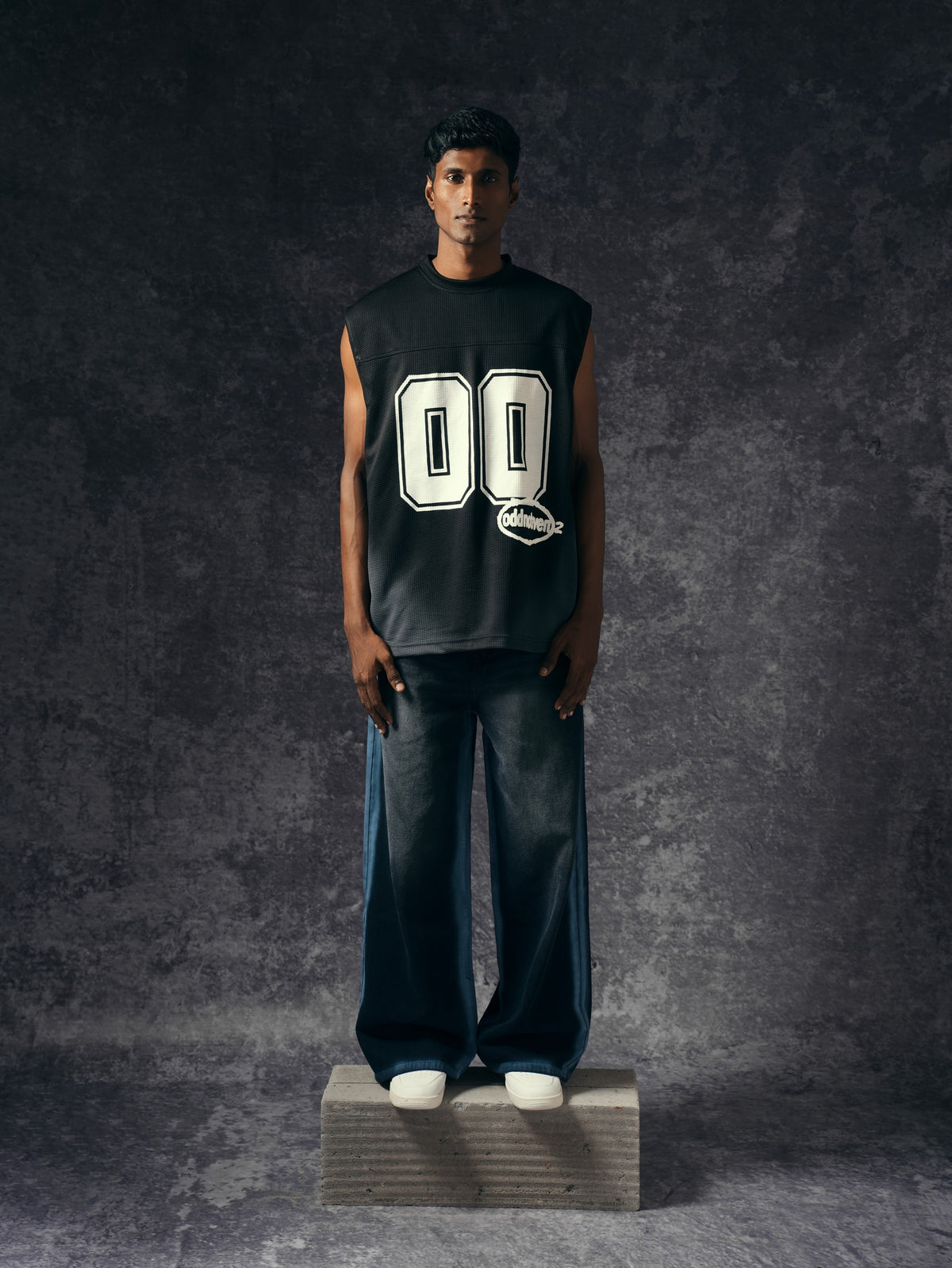 00 Black Basic Sleeveless Jersey